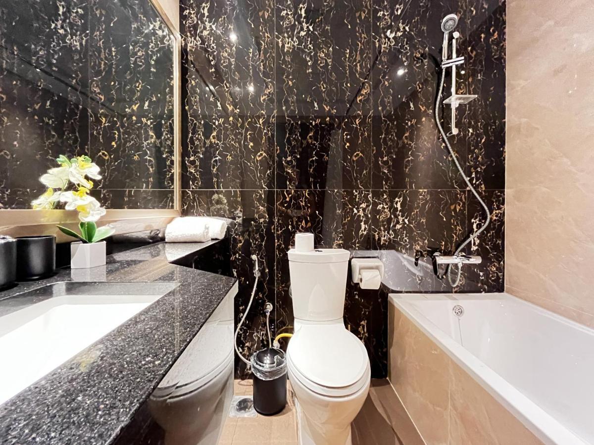 Apartment Trophy Elite Elegance With Panaromic Burj Khalifa Views Dubai