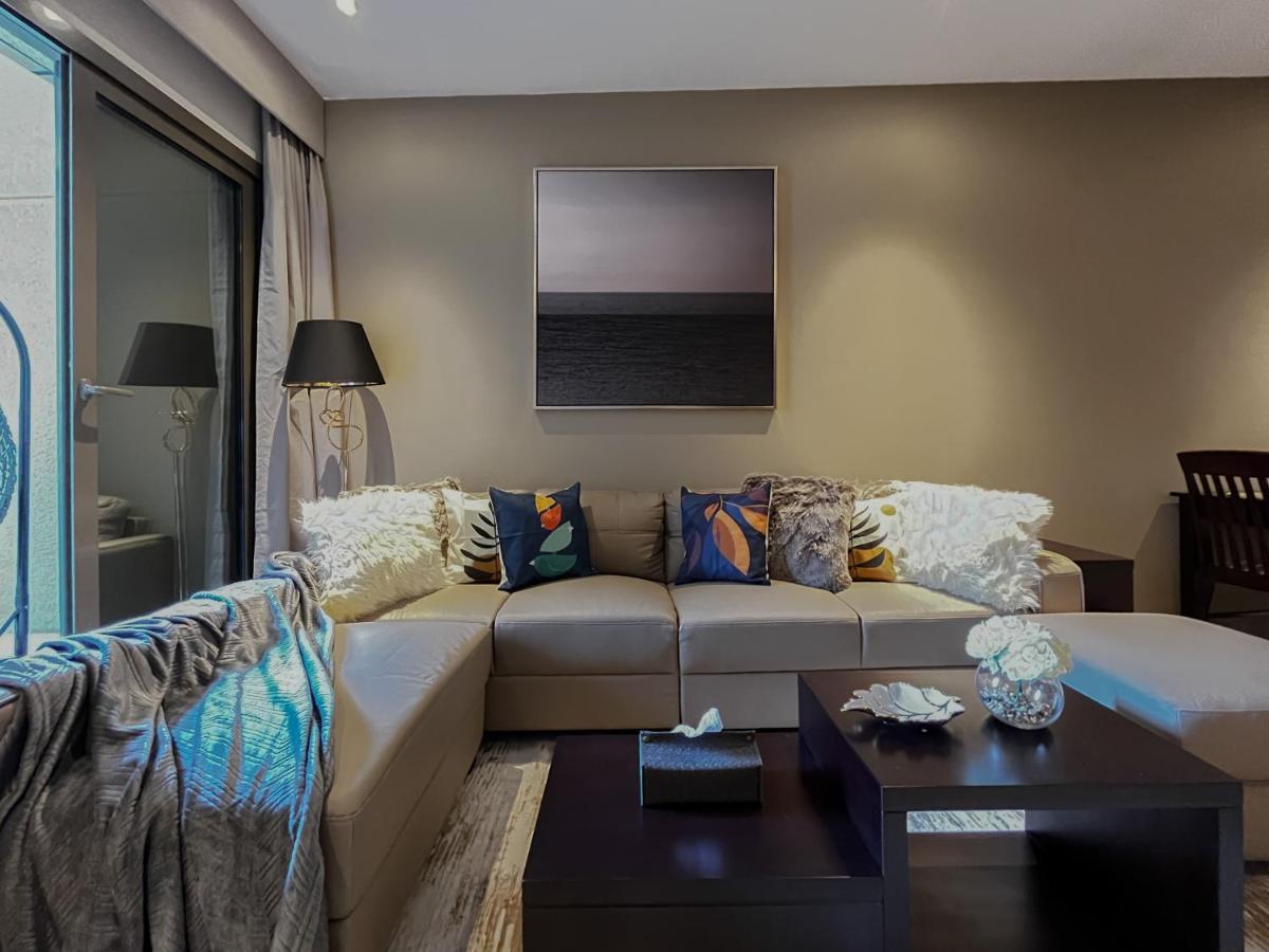 Apartment Trophy Elite Elegance With Panaromic Burj Khalifa Views Dubai